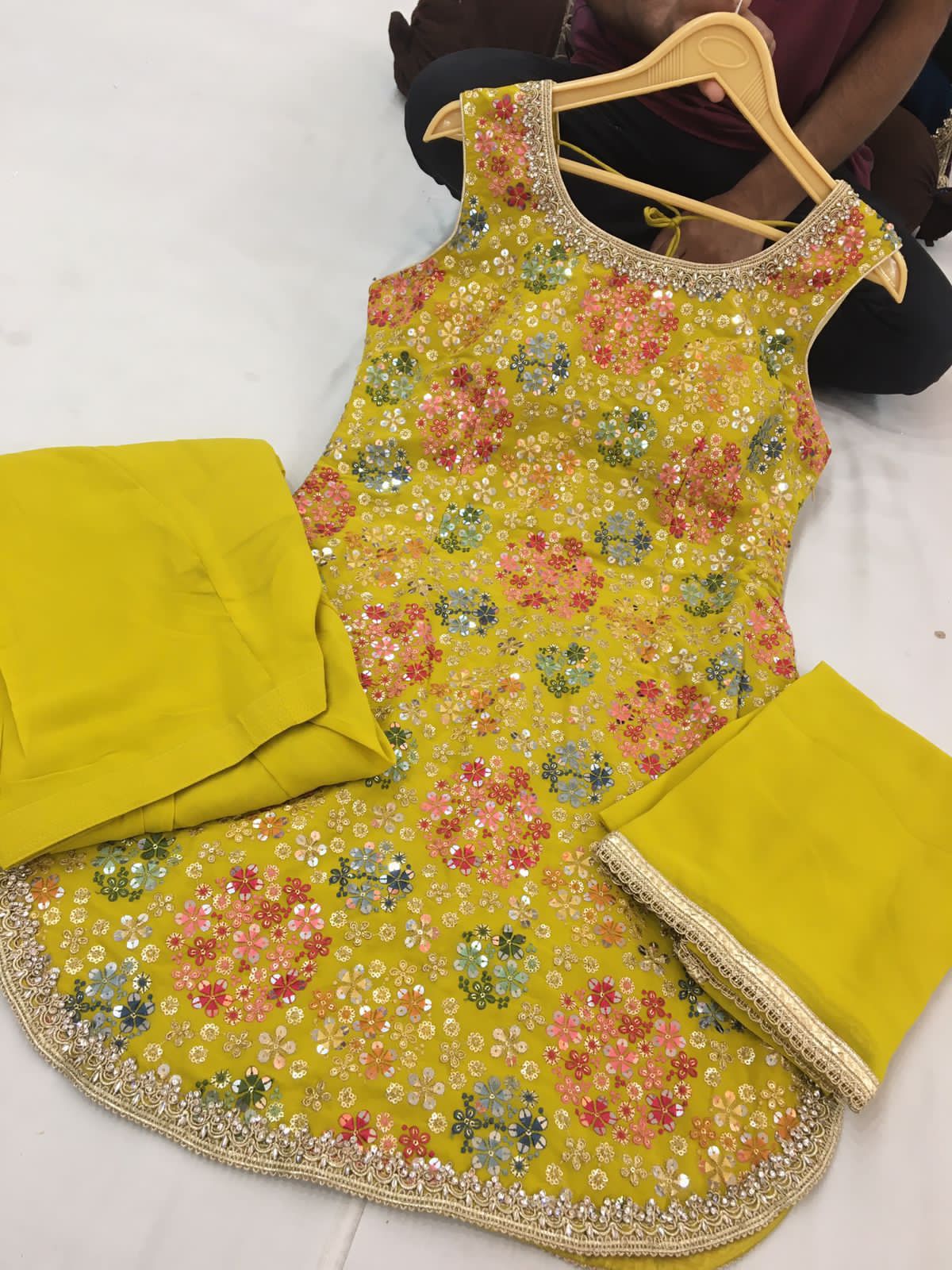 Simple Light Floral Embroidery